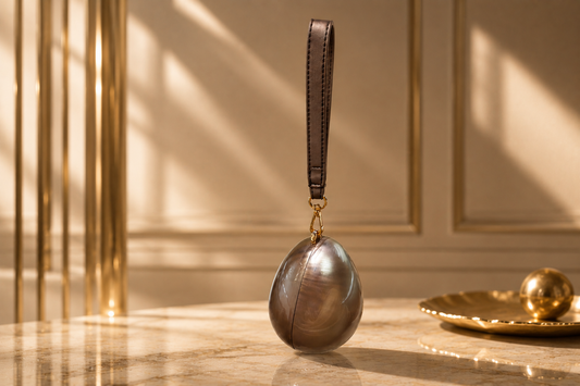 Luna Pearl Clutch